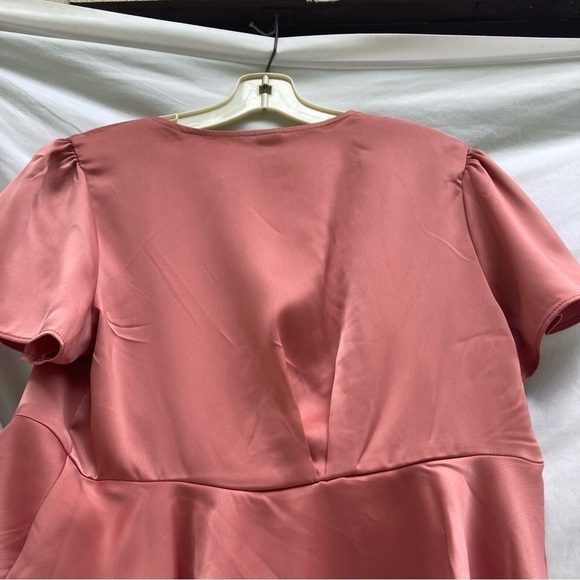 Wild Fable peach tie front crop top with ruffle, size medium - Picture 7 of 8